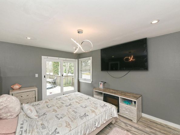 5 Shadywood Court, Huntington NY 11743