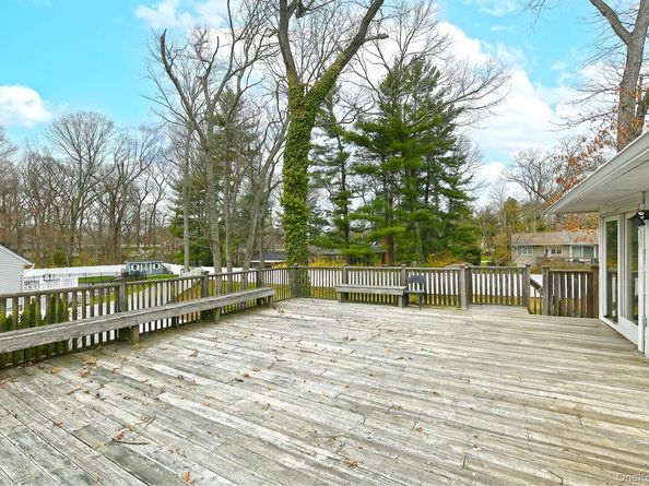 5 Shadywood Court, Huntington NY 11743