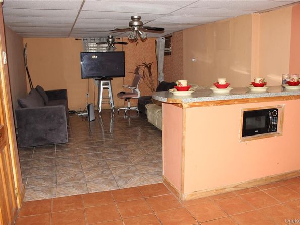 22211 100th Road, Queens Village NY 11429