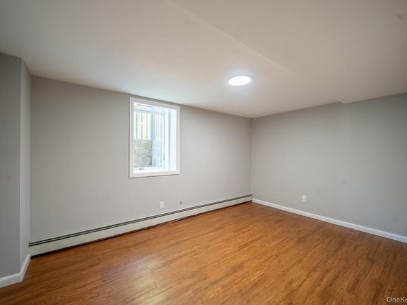 23 Wheat Path Road W, Mount Sinai NY 11766