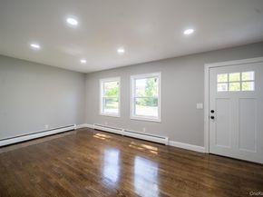 23 Wheat Path Road W, Mount Sinai NY 11766