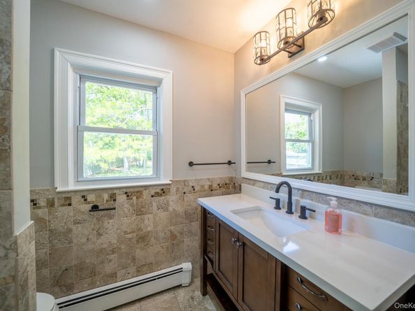23 Wheat Path Road W, Mount Sinai NY 11766