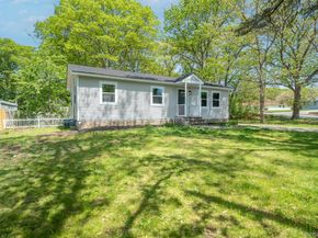 23 Wheat Path Road W, Mount Sinai NY 11766