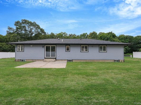 47 Dayton Avenue, Holtsville NY 11742