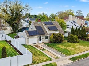 35 Meeting Lane, Hicksville NY 11801