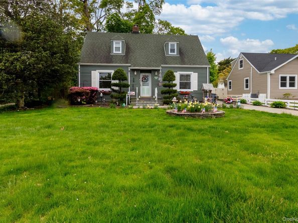90 Sunset Road, Bay Shore NY 11706