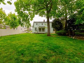 90 Sunset Road, Bay Shore NY 11706