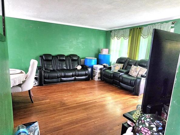 301 Pennsylvania Avenue, Roosevelt NY 11575