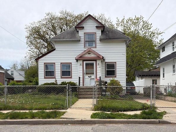 2746 Park Avenue, Baldwin NY 11510