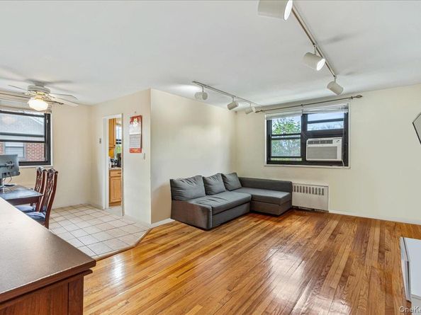 160-10 Cross Island Parkway 6178, Whitestone NY 11357