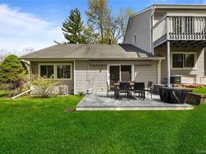 142 Flintlock Way F, Yorktown Heights NY 10598