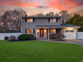 19 Shelton Court, Commack NY 11725