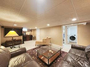 7 Market Drive, Syosset NY 11791