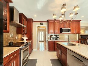 7 Market Drive, Syosset NY 11791