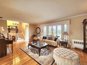 7 Market Drive, Syosset NY 11791