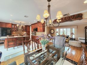 7 Market Drive, Syosset NY 11791