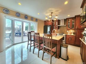 7 Market Drive, Syosset NY 11791