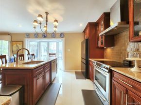 7 Market Drive, Syosset NY 11791