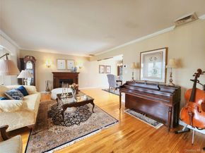 7 Market Drive, Syosset NY 11791