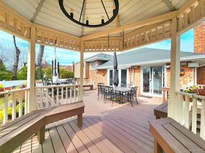 7 Market Drive, Syosset NY 11791