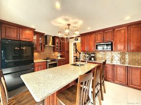 7 Market Drive, Syosset NY 11791