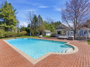 5 Toboggan Hill Path, Cold Spring Harbor NY 11724