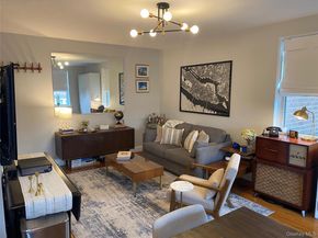 22 Mulford Place 5C, Hempstead NY 11550