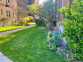 22 Mulford Place 5C, Hempstead NY 11550