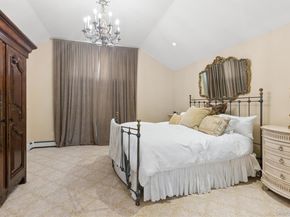 2064 Oliver Way, Merrick NY 11566