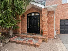 2064 Oliver Way, Merrick NY 11566