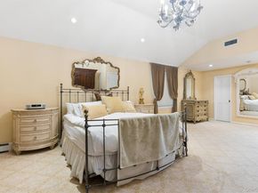 2064 Oliver Way, Merrick NY 11566