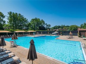 41 Spring Hollow, Roslyn NY 11576