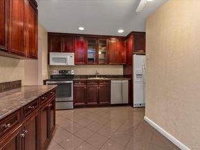 41 Spring Hollow, Roslyn NY 11576