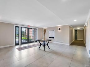 111 S Centre Avenue 2VV, Rockville Centre NY 11570