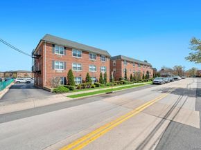 111 S Centre Avenue 2VV, Rockville Centre NY 11570