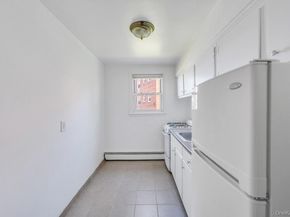 111 S Centre Avenue 2VV, Rockville Centre NY 11570