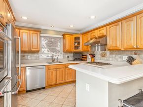 268 7th Avenue, Saint James NY 11780