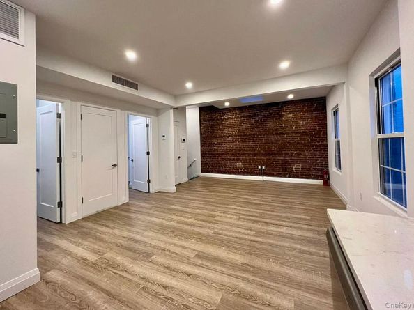 4112 20th Avenue, Astoria NY 11105