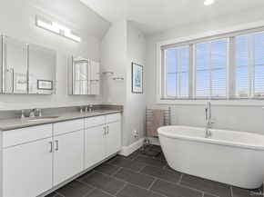 332 Marina Pointe Drive 332, East Rockaway NY 11518