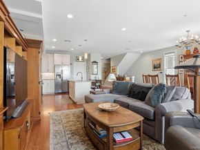 332 Marina Pointe Drive 332, East Rockaway NY 11518