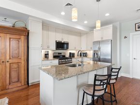 332 Marina Pointe Drive 332, East Rockaway NY 11518
