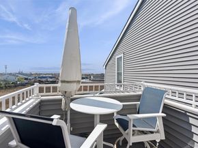 332 Marina Pointe Drive 332, East Rockaway NY 11518