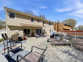 39 Fallen Leaf Road, Holbrook NY 11741