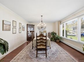 39 Fallen Leaf Road, Holbrook NY 11741