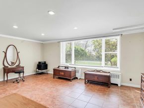 11 Soundview Road, Glen Cove NY 11542