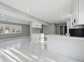 10 Curlin Lane, Saint James NY 11780