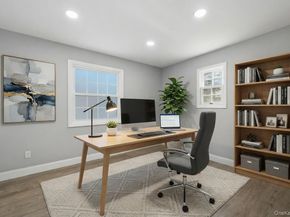 10 Curlin Lane, Saint James NY 11780
