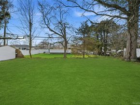10 Curlin Lane, Saint James NY 11780