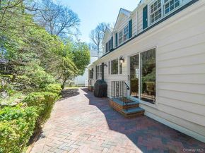 8 Chelsea Drive, Port Washington NY 11050