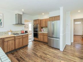 8 Chelsea Drive, Port Washington NY 11050